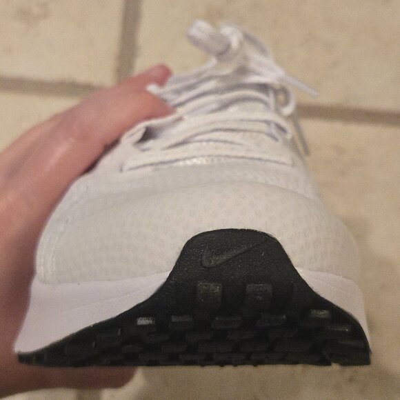 Brand New Nike Run Defy HM9594-100 Men's White Size 9.5 Shoes - Picture 5 of 9